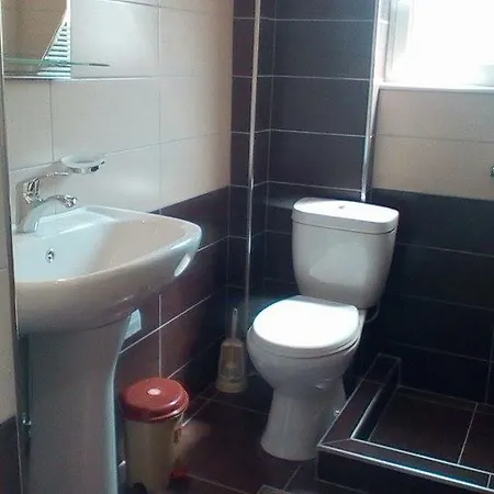 Guest house Qatips 1