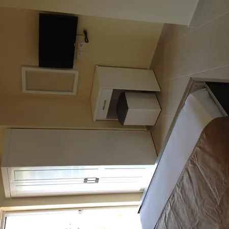 Guest house Qatips 1 *