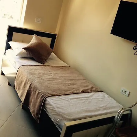 Guest house Qatips 1 *