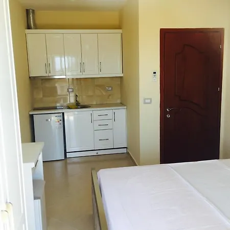 Guest house Qatips 1